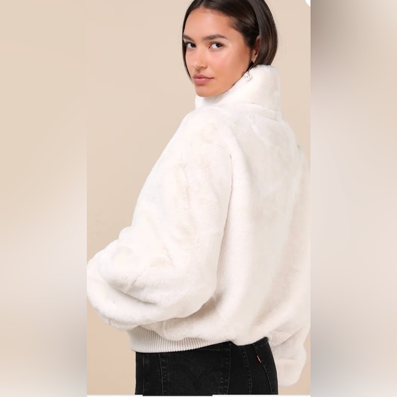 Glamorous Cream Faux Fur Oversized Bomber Jacket Sz XS $239 MSRP - Picture 3 of 5